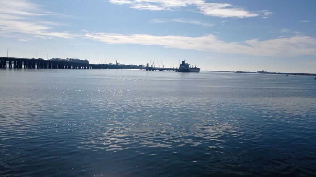 Mirando a la ría de #Huelva #huelvaturismo  #huelvagram  #huelvalaluz