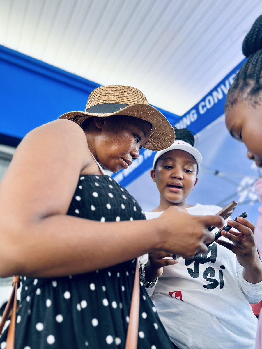 gagasifm's tweet photo. Catch us at @Engen_SA in Queensburgh Malvern Durban, winners getting prizes bonke bajabulile!!!
#GagasiFM
#Engen1Summer
#EyethuLeSummer https://t.co/iPOZ8eNDVt