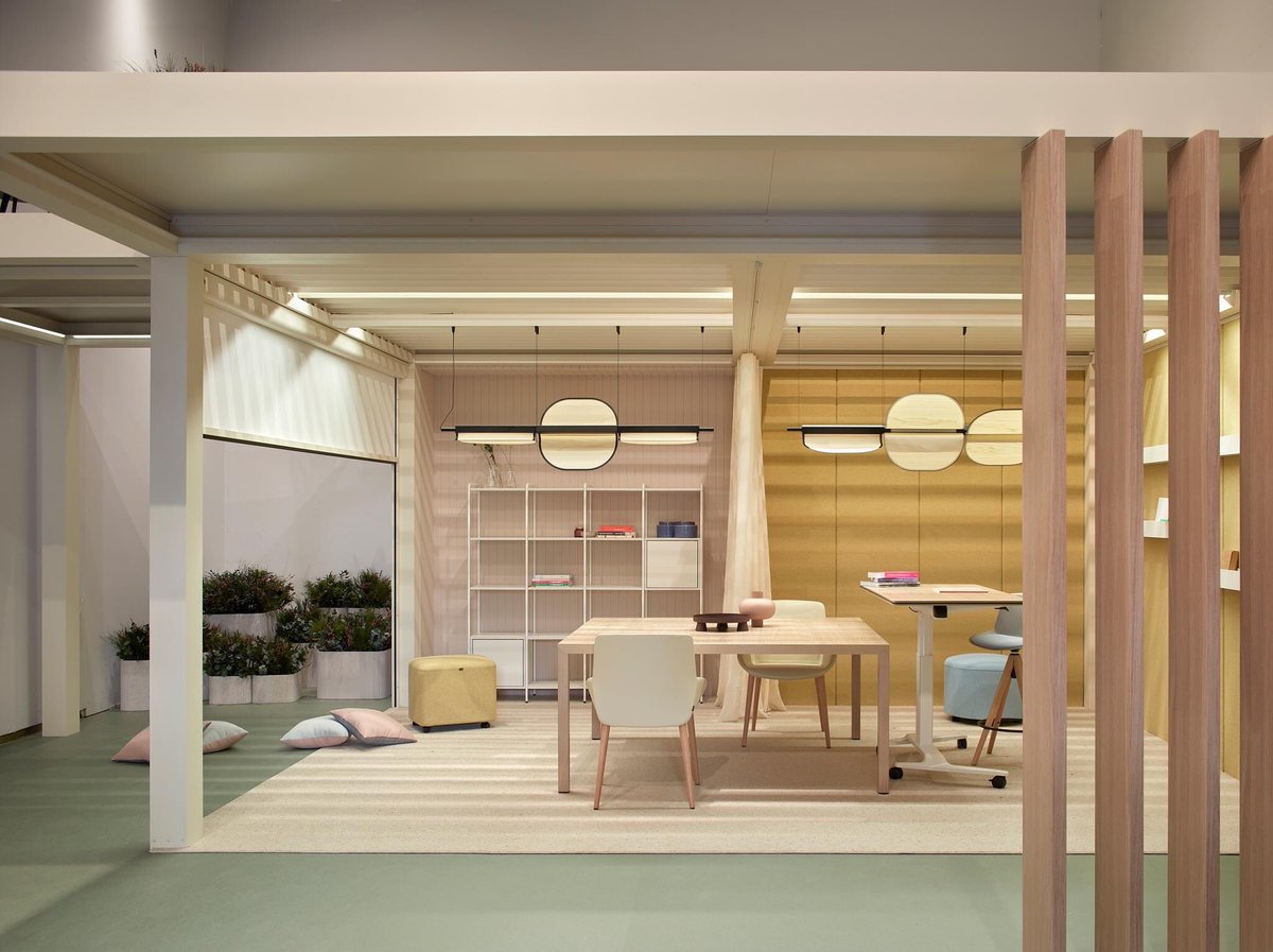 1. 'Escenarios de un futuro cercano', hasta el 19/MAR: explora los cambios que podría experimentar el entorno doméstico en los próximos años, reuniendo #mobiliario e #iluminación 🛋️ creados a propósito, así como instalaciones. bit.ly/3kiw2dz
<a href="/centredelcarme/">CCCC Centre del Carme Cultura Contemporània</a> <a href="/tachymora/">Tachy Mora</a>