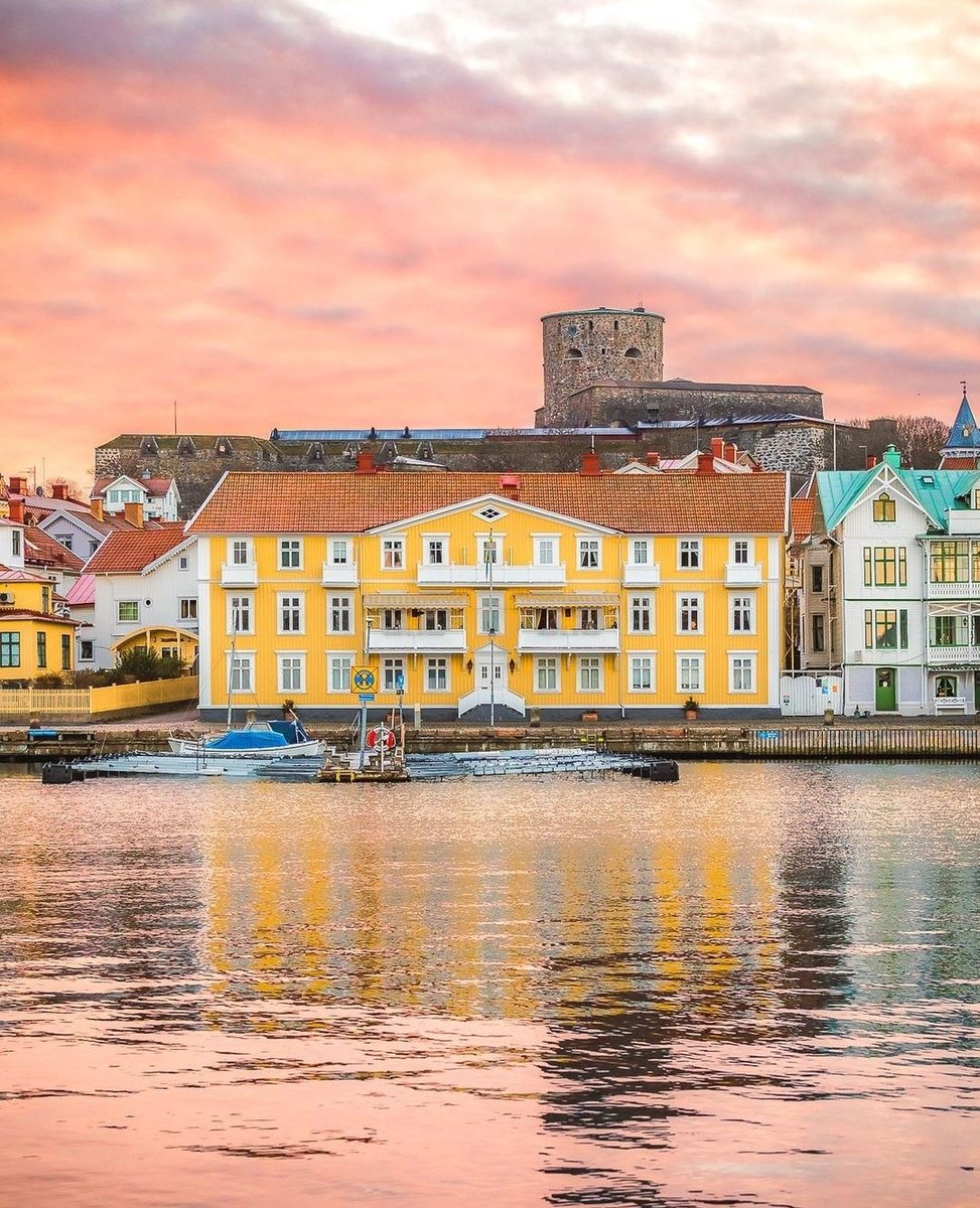 Ysterskan's tweet photo. Marstrand ☀️🇸🇪 https://t.co/AFBoU65X7M