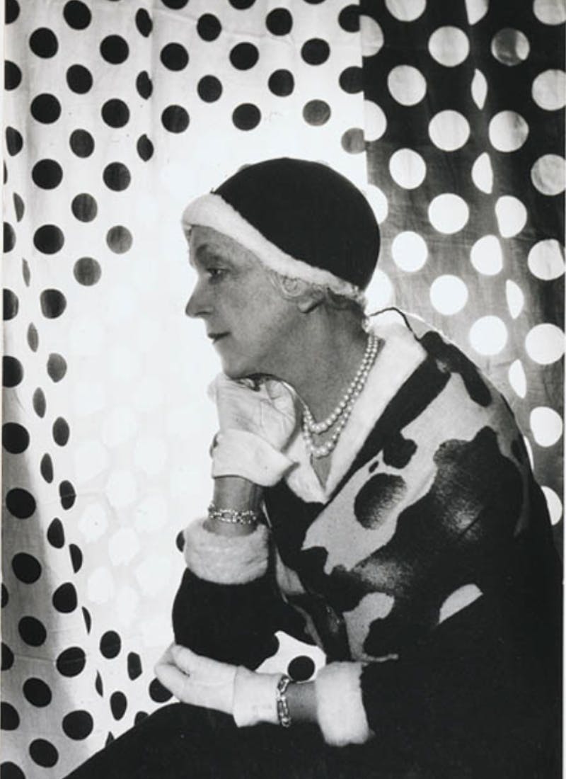 enzodalverme's tweet photo. "What is elegance? Soap and water!" (and... polka dots)
Cecil Beaton was born today #OnThisDay in 1904.
.
Portrait of Elsie De Wolfe in Polka Dots, ca. 1940
.
#style #photographer #photography #legend #art #mastersofphotography #photographymaster #HappyBirthday https://t.co/z2dPDxLwSB