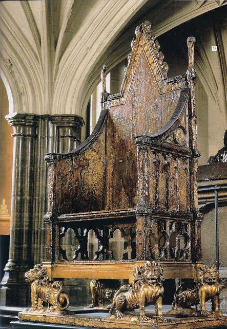 ABeautifulCult1's tweet image. Westminster Abbey, where the coronation of King Charles III will take place this year. 
The throne used for every coronation since 1308, built to hold the stone of scone. The stone of scone, or stone of destiny, is a symbol of Scotland's monarchy.