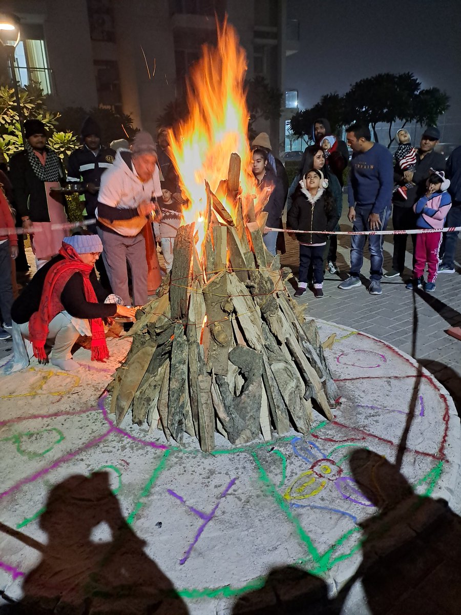 kuthiala202's tweet photo. Festivities. https://t.co/DB1NJVu8Ql