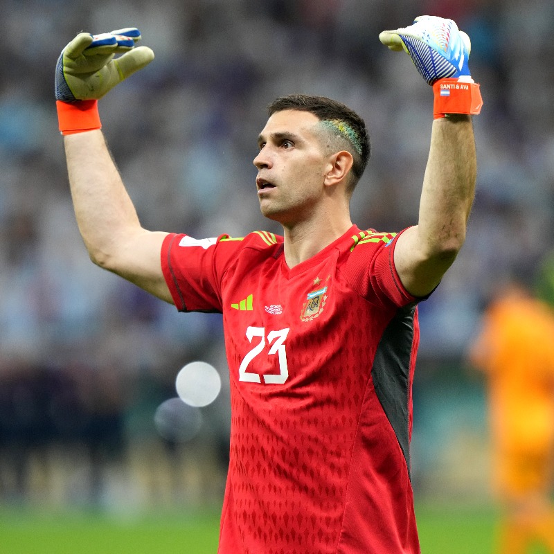 fifaworldcup_fr's tweet photo. Qui est votre gardien de la FIFA ?

🇲🇦 Yassine Bounou
🇧🇷Álisson
🇧🇷Ederson
🇦🇷Emiliano Martínez
🇧🇪Thibault Courtois

On vote par ici ⤵️

#TheBest