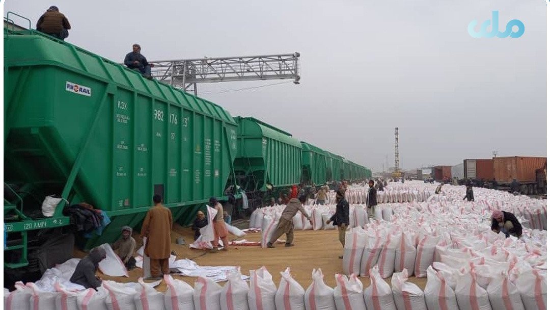 pashtortanews's tweet photo. National #Railway Authority says that last week, 113 thousand and 971 metric tons were transported through the ports of #Hairatan, #Aqina, and #TorGundai. https://t.co/I7On5wSWhr
