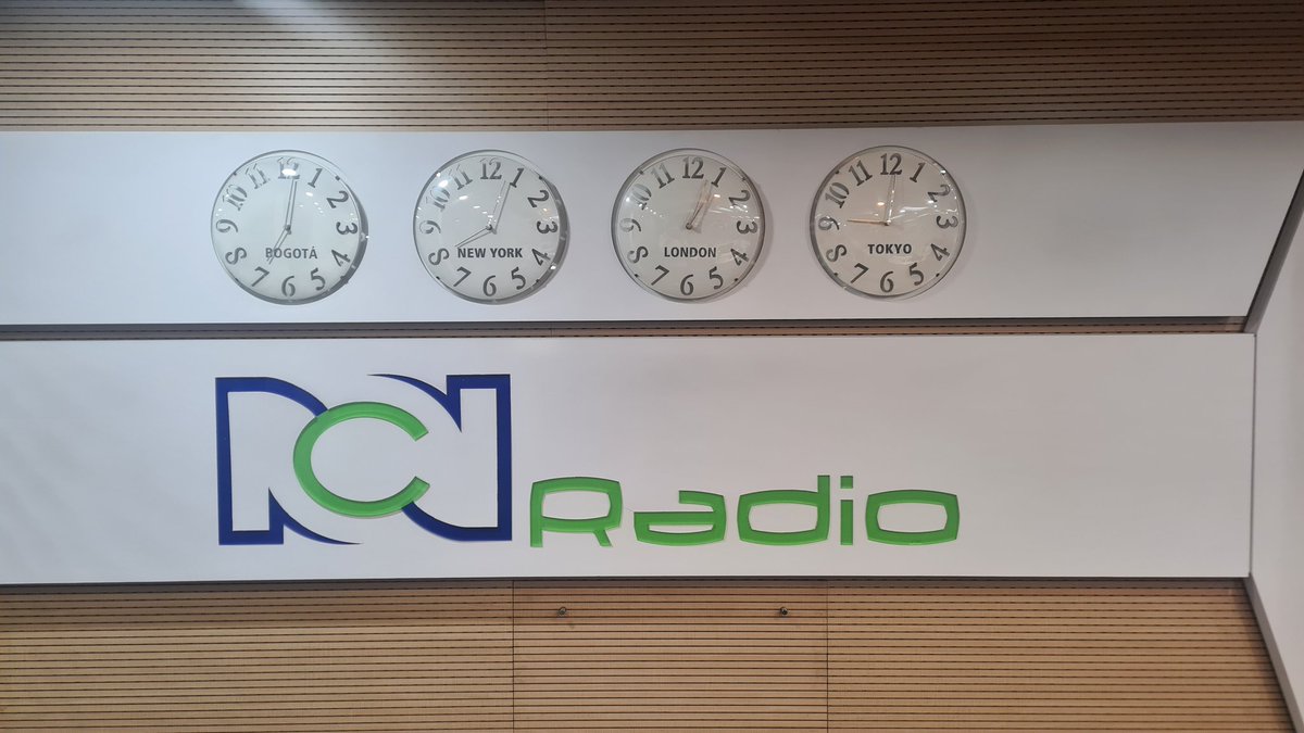 IndaCastellanos's tweet image. Hora de empezar @AlFinDeSemana