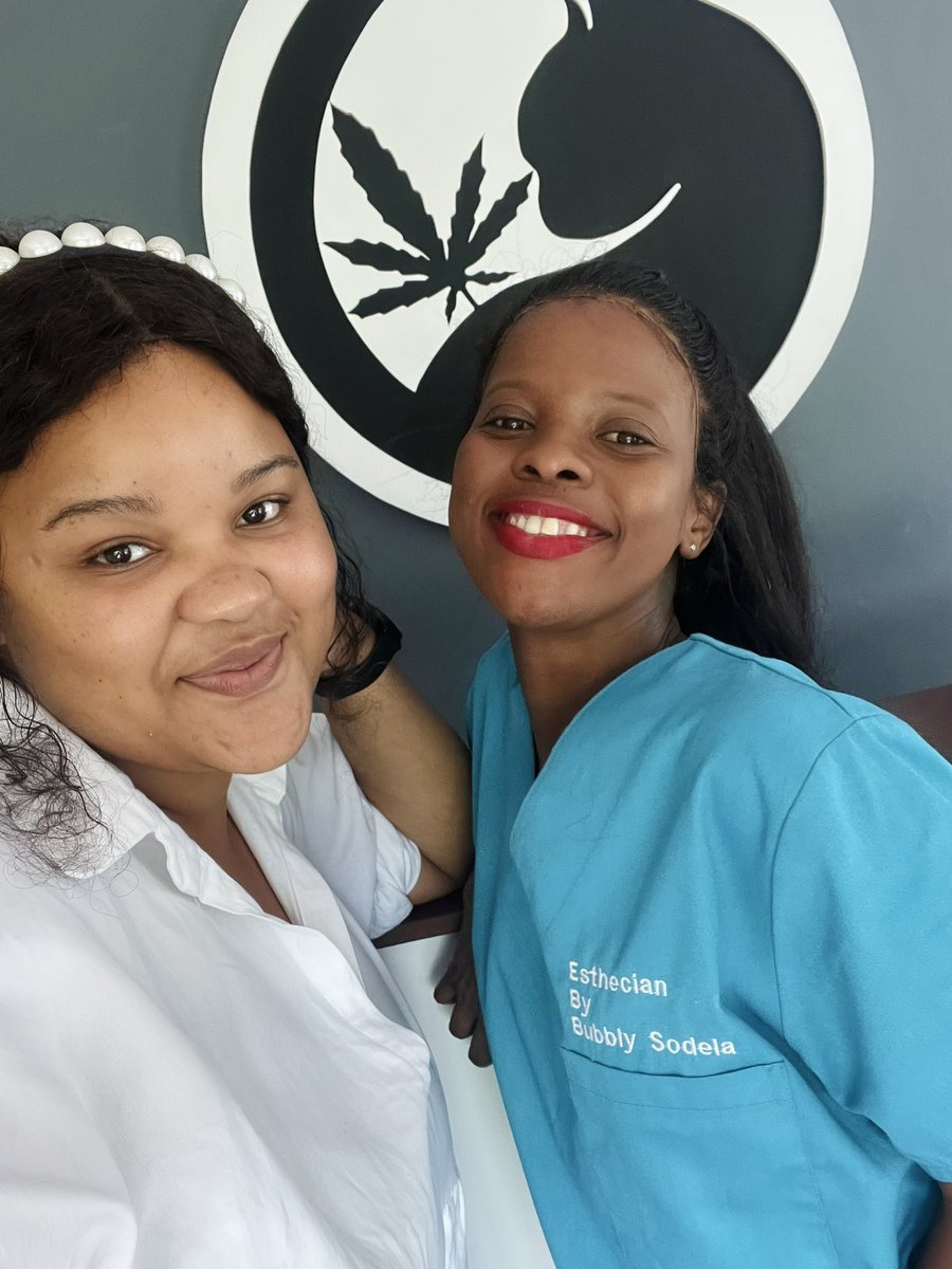 LaBelle_Kwatsha's tweet photo. The pots are done ke. 
Book your vajacials guys! Ku worth it.  

#ThisBodyWorksForMe Londiwe #Bubbly  ❤️💗 https://t.co/H8pepPsH8f