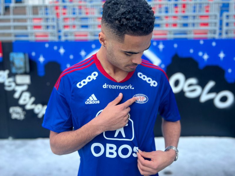 MehranMerry's tweet photo. Finfin Vålerenga dag ✍️🤝🏽✍️

⚽️ https://t.co/Wr2RKNkakb

🏒 https://t.co/lBwd3PU3jG https://t.co/kvylDj2wLG