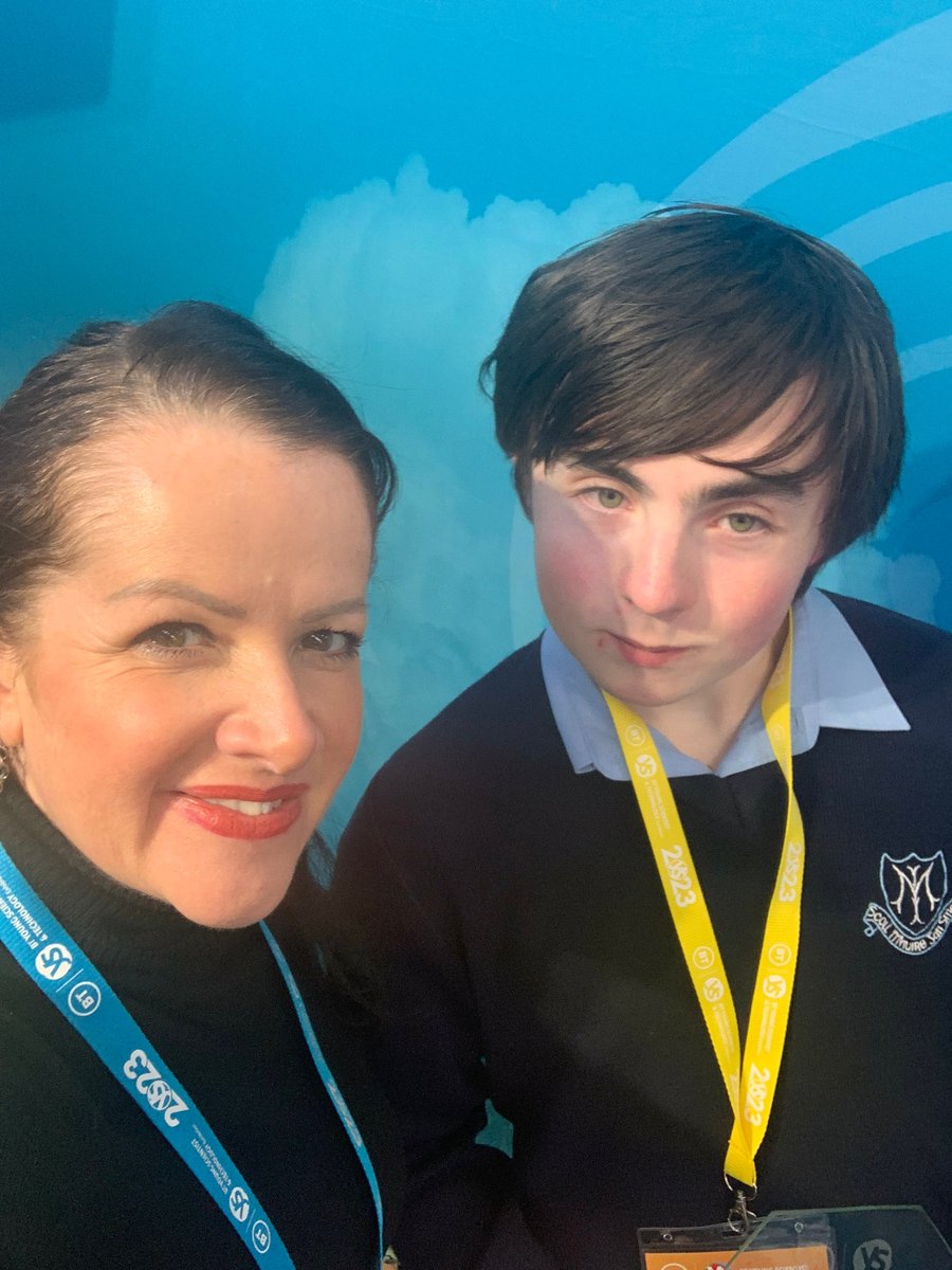 Óisin Jackson winner of Met prize at  #BTYSTE2023 paid us a visit! 🔬🏆🎉

Stop by #MetÉireann at W18 main hall RDS