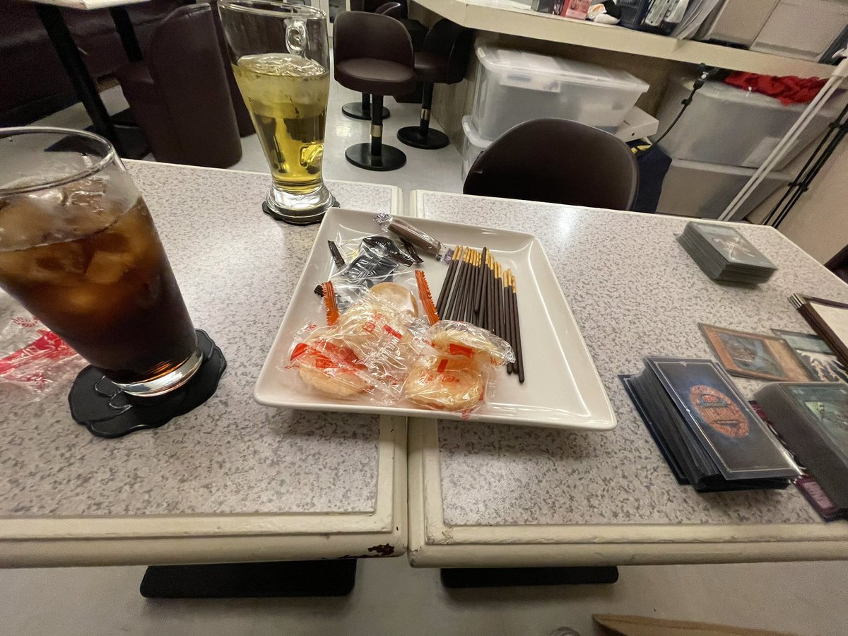 shin_saver's tweet photo. TCGガールズバーのColletに行ってきた！
予約してたので貸し切り状態みたいになってて楽しかった　笑 https://t.co/yeQ5xjiep5