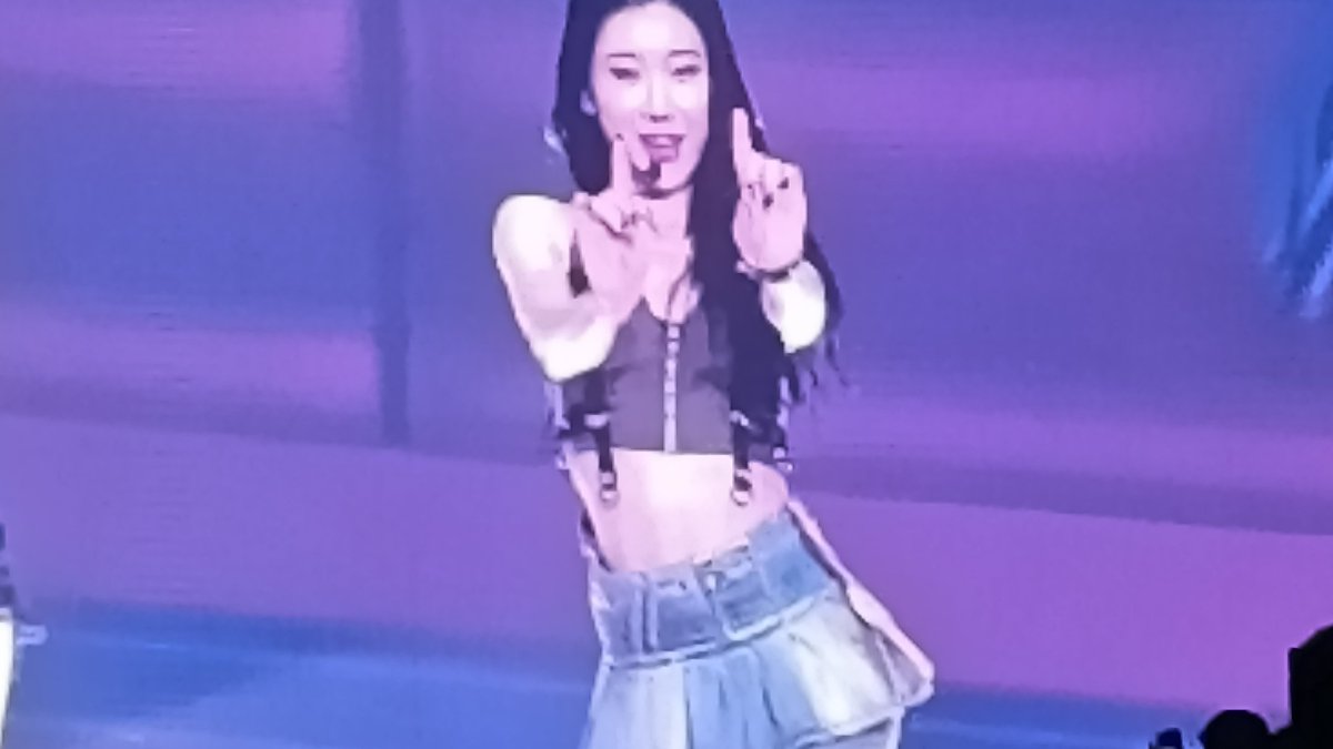 MIDCYS's tweet photo. BLOODLINE CHAERYEONG WITH NEW FIT Y'ALL https://t.co/5m8RXuQuD8