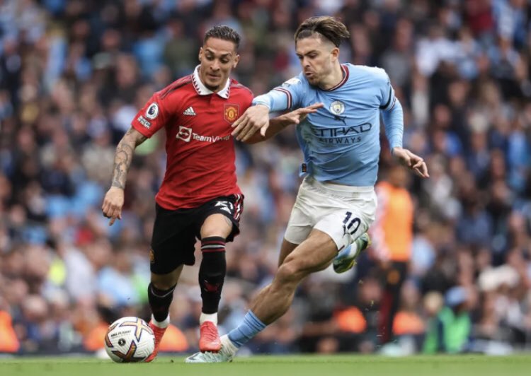 Tudo_do_Fut's tweet image. ⚔️Os últimos 5 jogos do Derby de Manchester:

🔵Man City 6-3 Man United
🔵Man City 4-1 Man United
🔵Man United 0-2 Man City
🔴Man City 0-2 Man United
🔵Man United 0-2 Man City