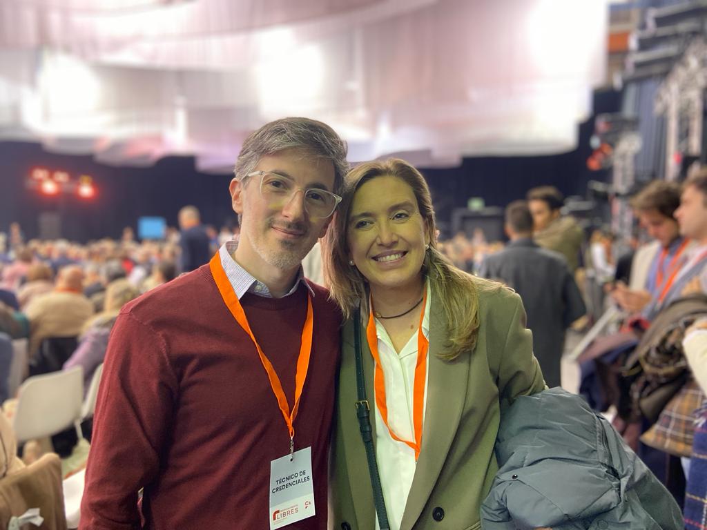 CsLaRioja's tweet photo. 🍊El proyecto liberal es más imprescindible que nunca. Los españoles nos necesitan renovados y siendo #RadicalmenteLibres

👉🏻Nuestra portavoz @BelindaLeonCs asiste a la VI Asamblea de Cs antes de la toma de posesión del nuevo Comité de Dirección. https://t.co/MpbZGPioxW