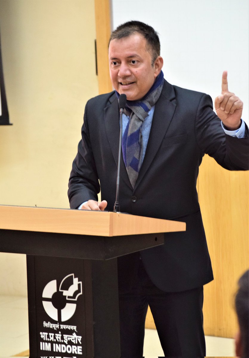 askhimanshurai's tweet photo. It was such a delight to talk to school students from #DPSIndore visiting our @IIM_I campus. Gave them the following advice: Follow your heart. Don't be afraid to fail. Never stop dreaming. Be compassionate. Thrilled to see how passionate they sounded about chasing their dreams. https://t.co/Qs7vcm3oBY