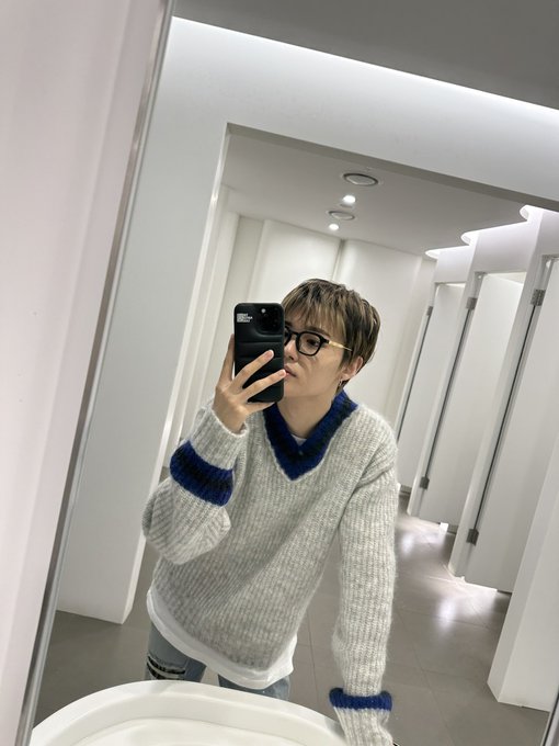 FmbsbR9agAEGCTO?format=jpg&name=small