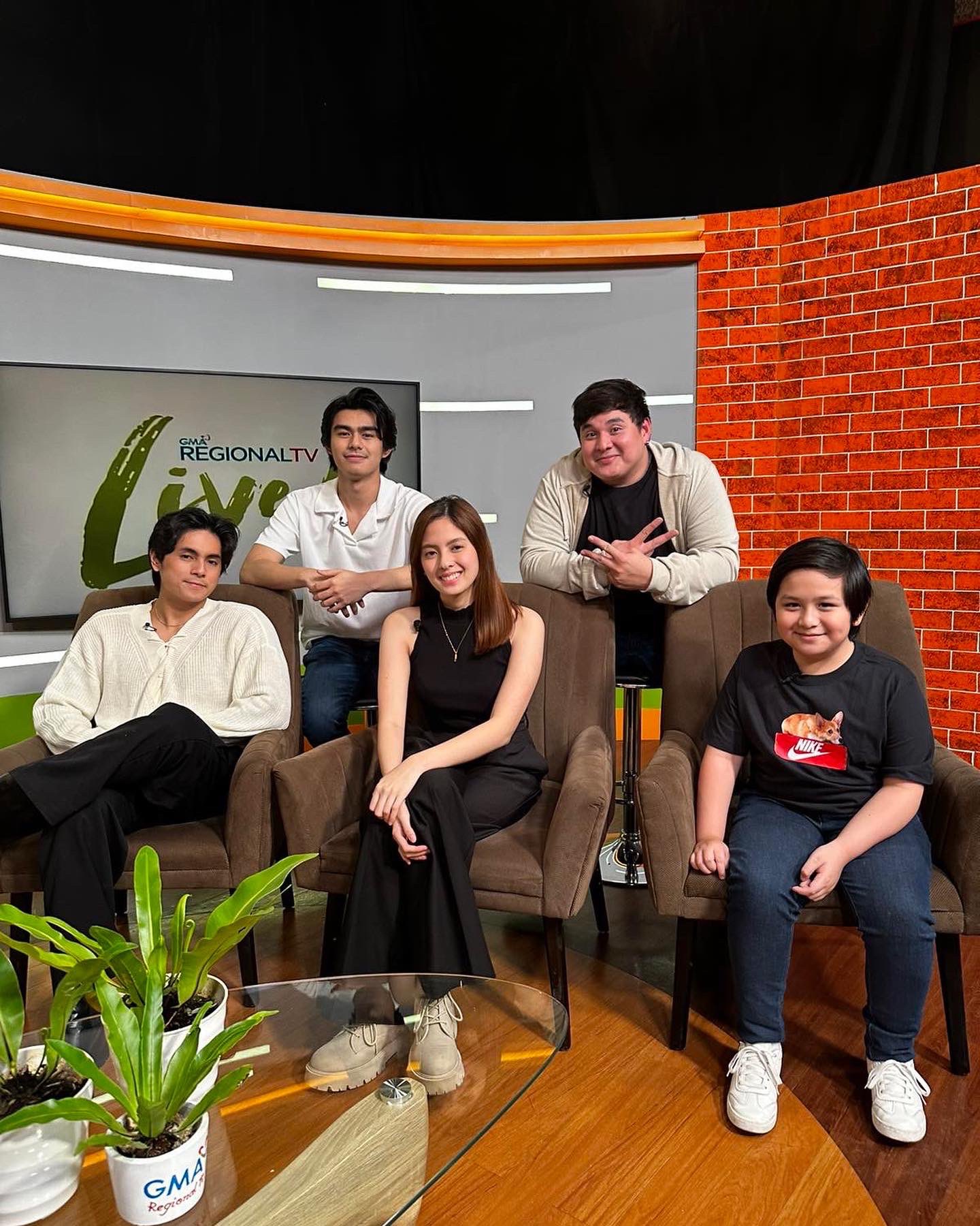 Sparkle GMA Artist Center on Twitter "Afterwards, the cast VOLT IN at