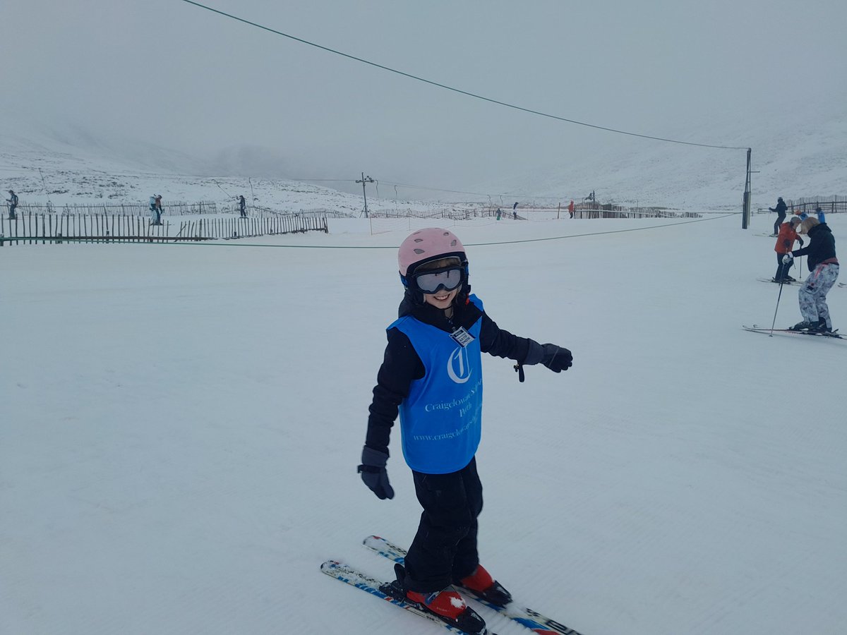 CCS_SportDept's tweet photo. First #CraigclowanSkiing day at Glenshee and the first minibus in the car park ..No changes there everyone @Craigclowan  #CraigclowanAdventure https://t.co/qdCi1nxTet