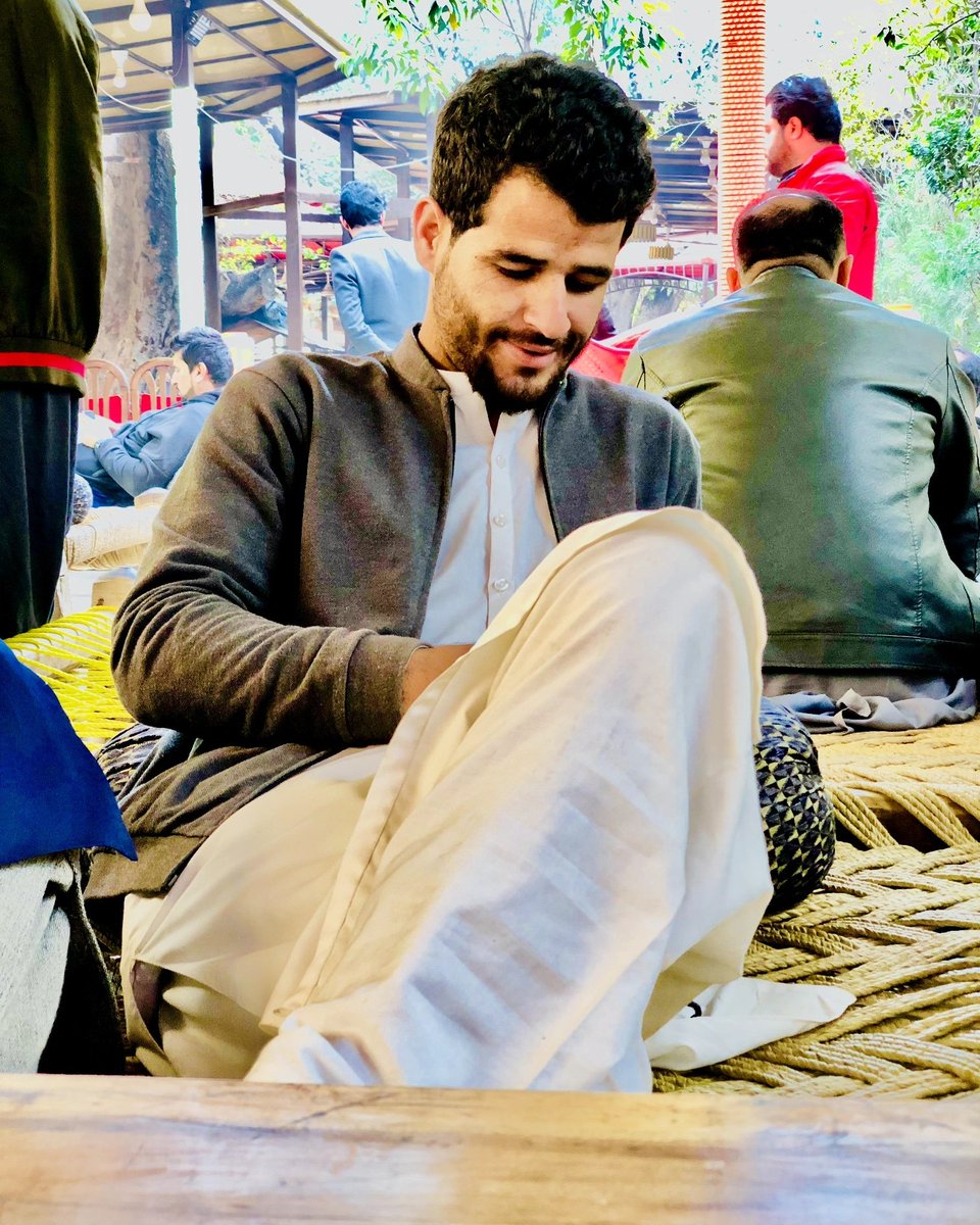 رکھا ہے بھرم اِسکی اداؤں کا وگرنہ
میں اور محبت میں گرفتار؟ نہیں یار🥰