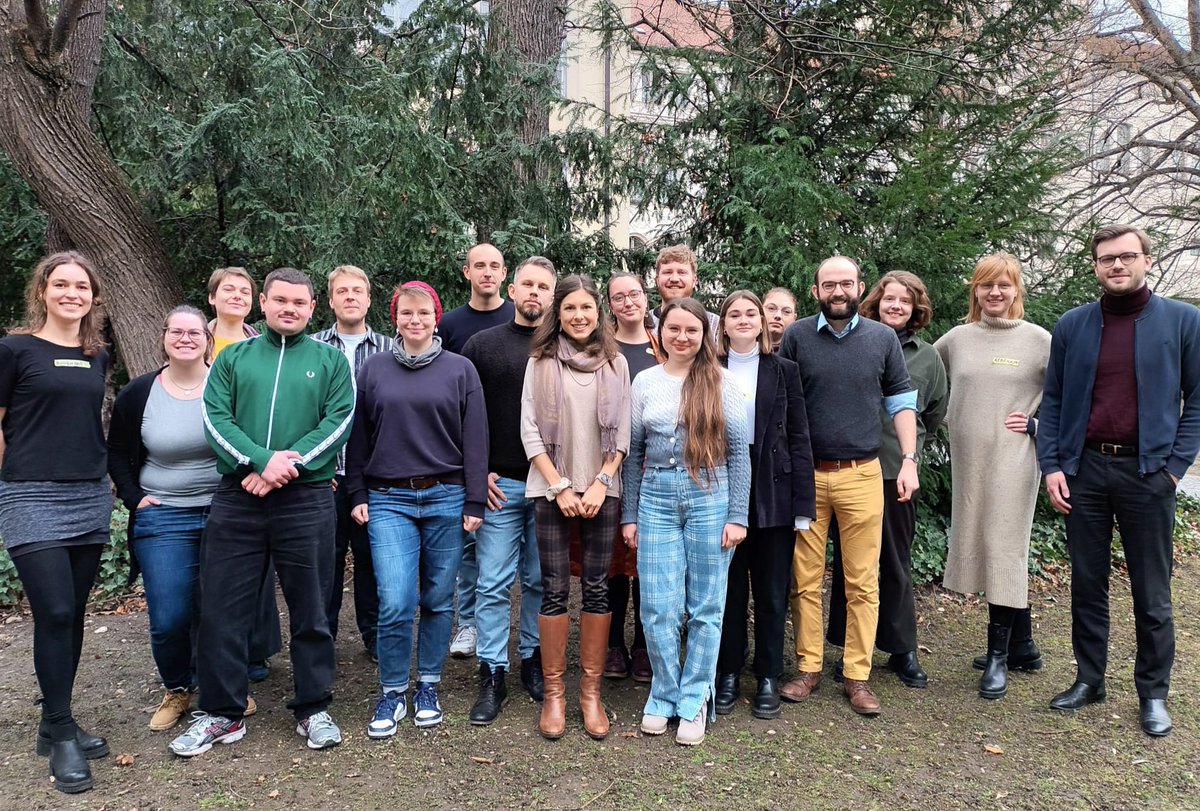 junge_dgo's tweet photo. Danke für ein produktives und anregendes Treffen mit den Aktiven der Jungen DGO an der @LMU_Muenchen!! 🤗 Wir nehmen viele Impulse für die Arbeit der nächsten Monate mit 🤓 @DGO_Berlin https://t.co/n6qHXAtOIu