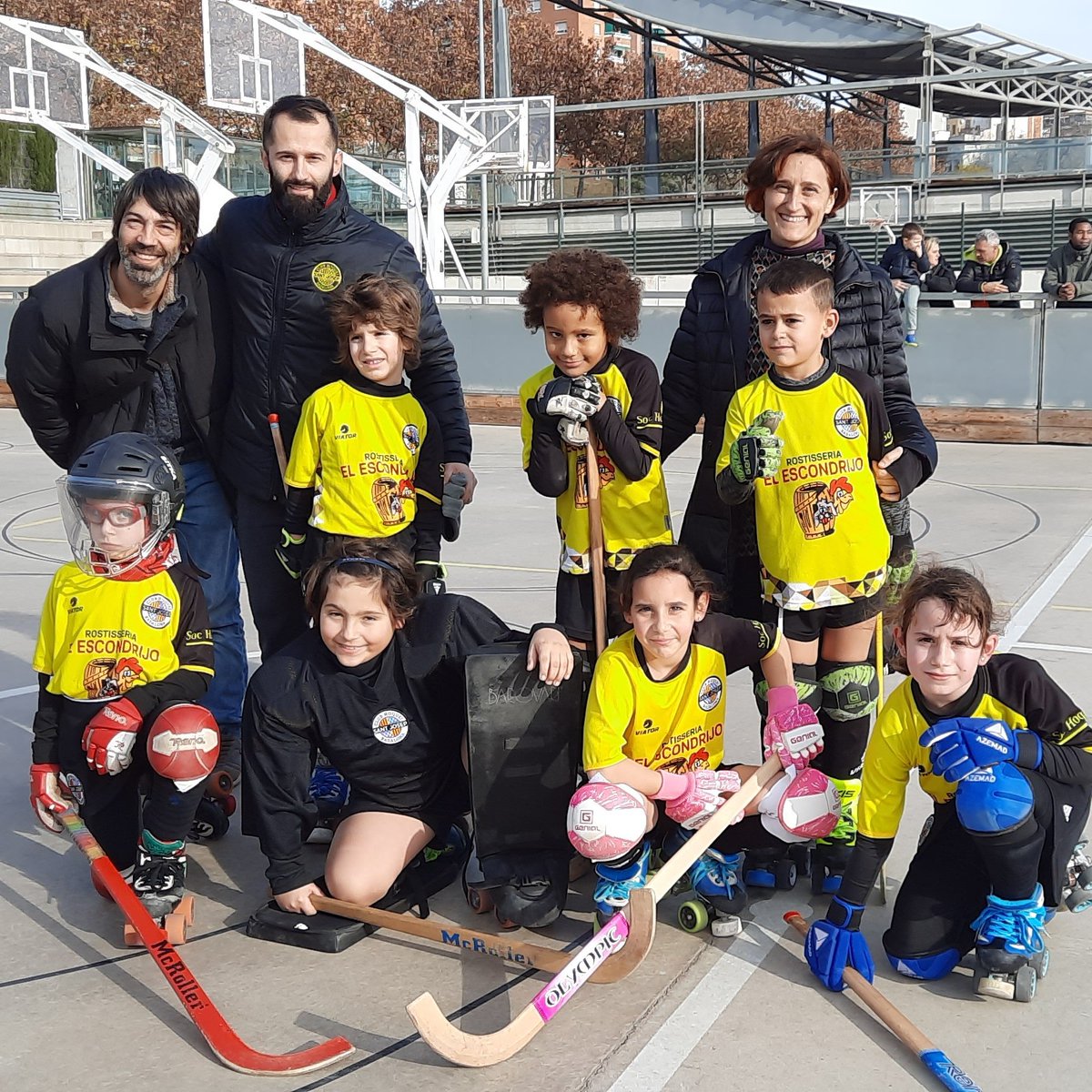 hoqueibadalona's tweet photo. Prebenjamí 4️⃣➖️1️⃣ @charenysdemar
Bon primer partit de la 2na Fase
A #Badalona també #Sochoquei
#HoqueiPatins #HoqueiBase #Hockey https://t.co/tR8d7yNzBv