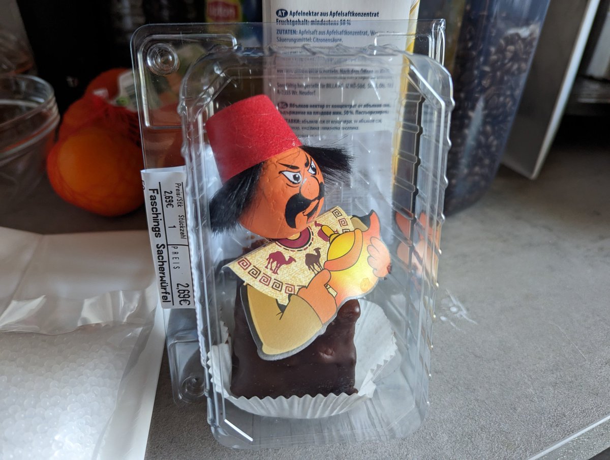 Emil007's tweet photo. Rassistische Sacherwürfel schmecken gleich viel besser #billaplus https://t.co/O5V3ZEyXBa