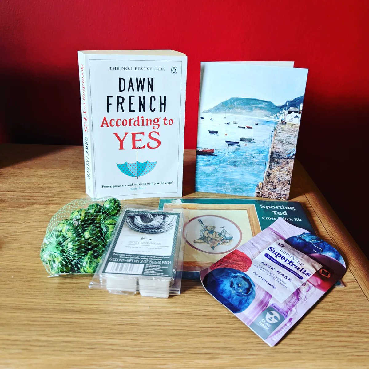 Book post 📮

☂️ According to Yes by Dawn French, and some goodies from my Secret Book Club Book Swap 💕

#accordingtoyes #dawnfrench #bookclub #bookclubsecretswap #bookswap