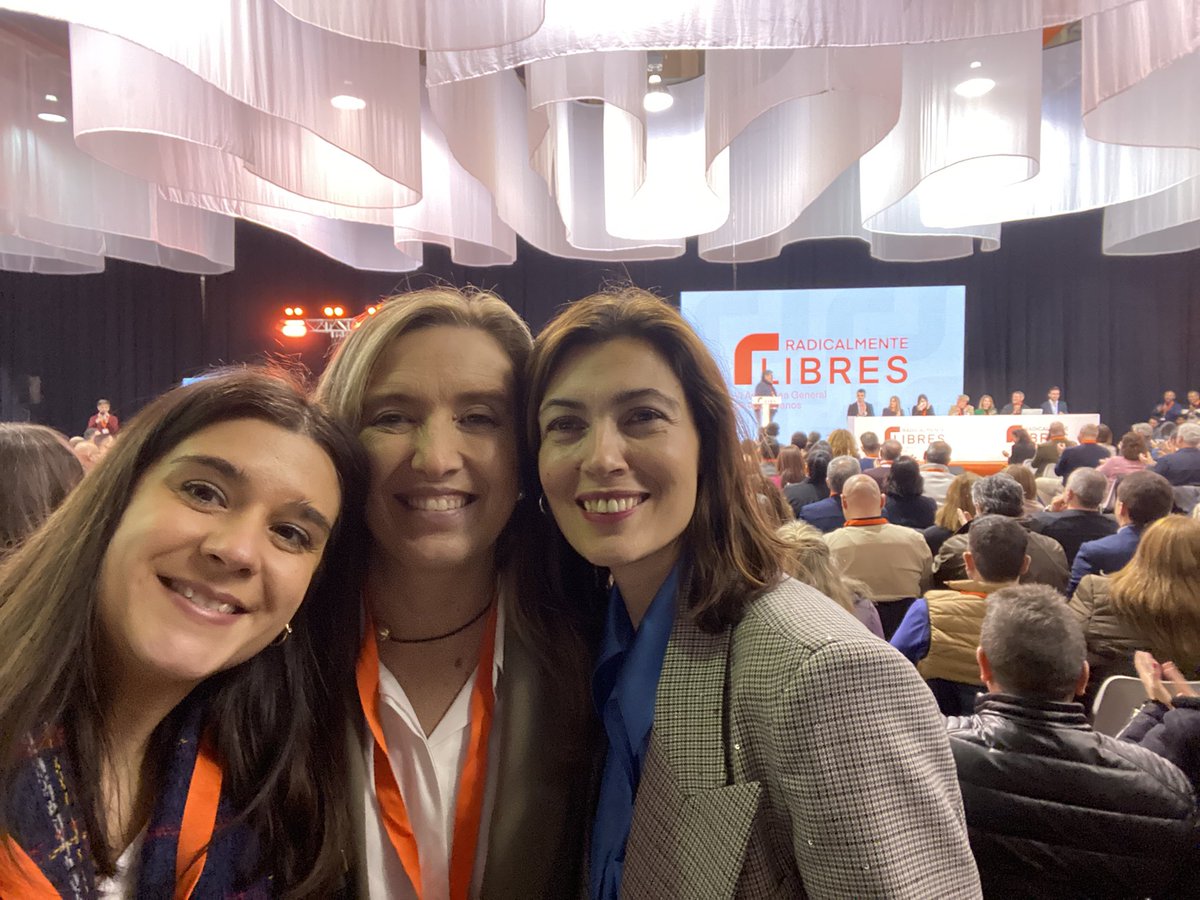 belindaleonf's tweet photo. En Asamblea General, palabras de despedida de nuestra presidenta @InesArrimadas. 

“Gracias y perdón…” 
“ No hay que dar por sentada la libertad nunca. Hay que dar la batalla siempre.”

@CsLaRioja 
@CiudadanosCs https://t.co/32gED0n7jH