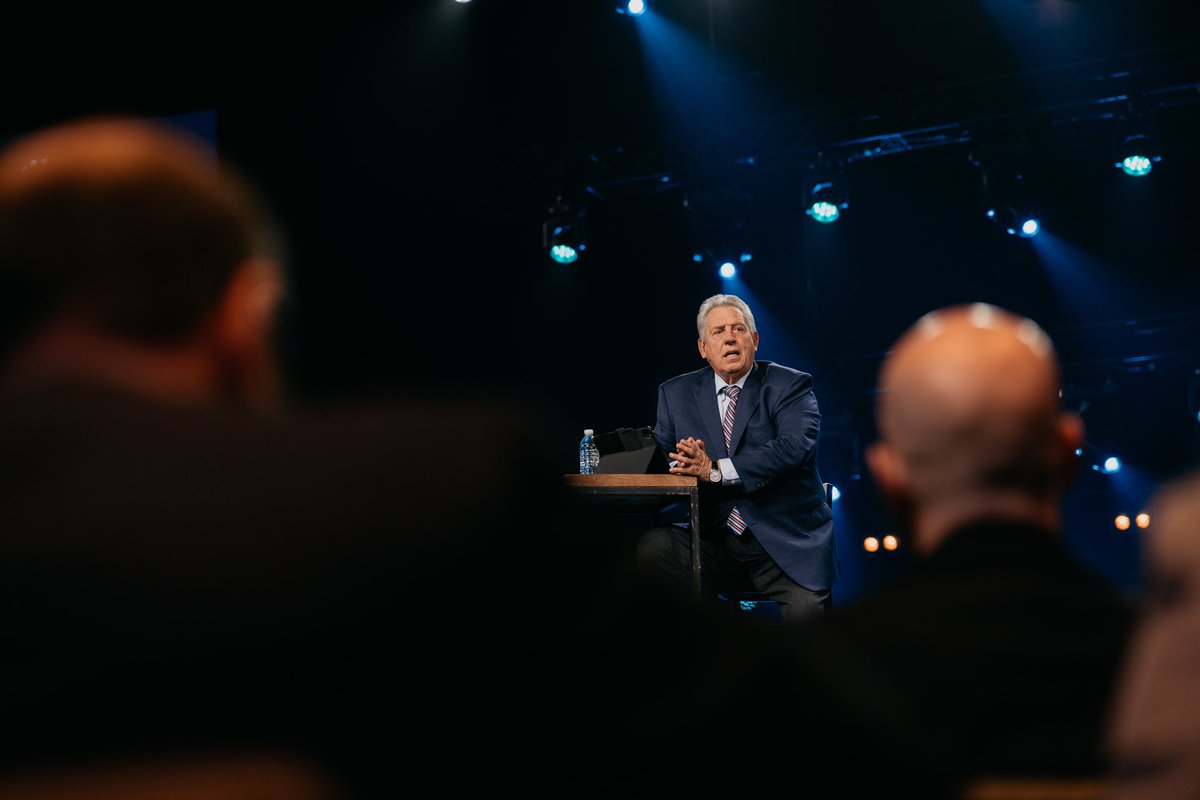TheJohnCMaxwell's tweet photo. There is nothing greater in training, teaching, and equipping others than living out what you’re passing on.

When I do it well, I can now equip you to do it well. And when I live well, I can help you to live well. Remember: you cannot give what you do not have. https://t.co/6ZrEV12WhW