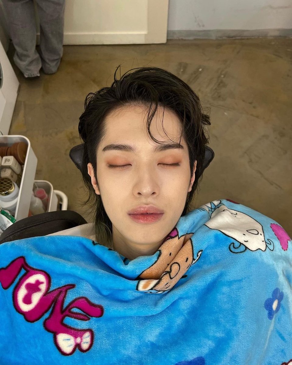 XH_Global's tweet photo. [🐥🎂] 230114 | 🦊 #Ode Instagram Update

Thank you, I..I….I love you..ㅋㅋㅋㅋㅋㅋ
Happy birthday!
(I have a lot of photos of you but I'll hold it in for this yearㅋㅋㅋㅋㅋㅋㅋ)
#TodayIsGaonsBirthday #HappyBirthday #ByOde

#HappyGaonDay
#세상에_가온이가온날
#Life_Must_Gaon (2) https://t.co/m8HafXivlQ