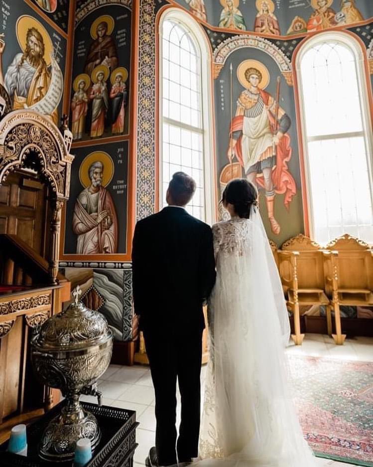 « Dites-lui que vous l'aimez plus que votre propre vie, parce que cette vie présente n'est rien, et que votre seul espoir est que vous deux traversez cette vie de telle manière que dans le monde à venir, vous serez unis dans un amour parfait. »— St Jean Chrysostome