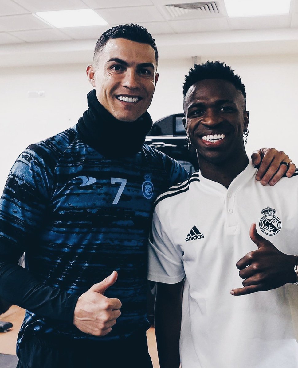 VINlCIUSJR's tweet photo. ᅠᅠ
⁣ᅠᅠ

             *.       then and now 
                ✩ with cristiano 🐐 

ᅠᅠ
ᅠᅠ⠀ https://t.co/5lNbY3DQ83
