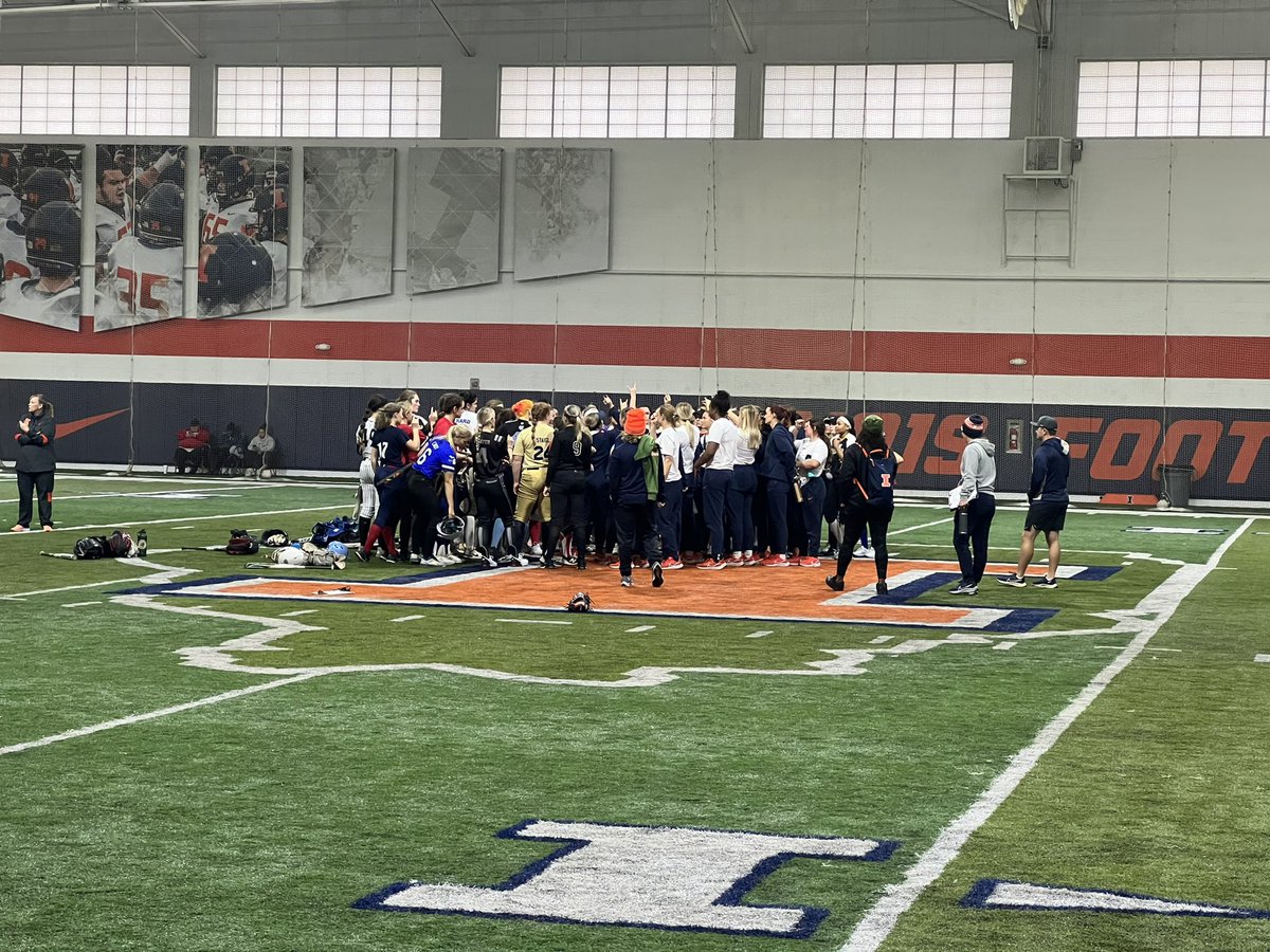 sham_eliza's tweet image. 5:15am start for camp with @IlliniSB. Loving it and great to see an old teammate and friend! Just need my new uniform! #lunchtime #UnityStrong @JennaFlessner @TyraPerry13 @Unity2026Butler @LegacyLegendsS1 @ExtraInningSB @Los_Stuff @NCSA_Softball @QrRecruiter @TopPreps