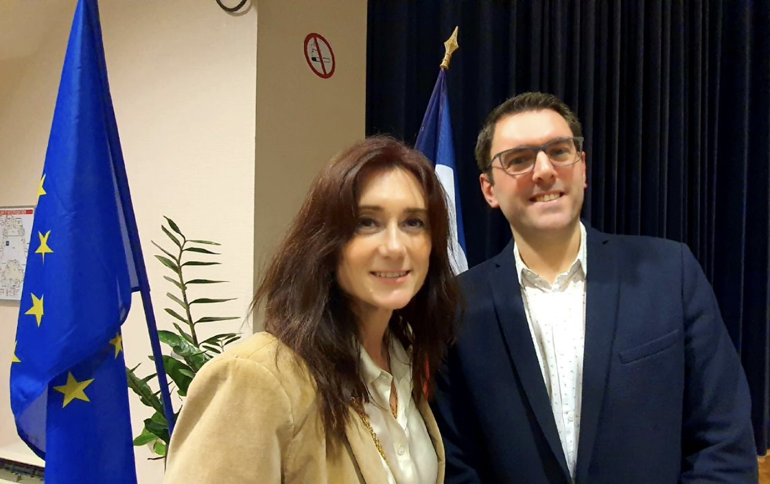 sandrinejossoan's tweet photo. 🇨🇵✨𝐐𝐮𝐚𝐧𝐝 𝐜𝐞́𝐫𝐞́𝐦𝐨𝐧𝐢𝐞𝐬 𝐝𝐞 𝐯œ𝐮𝐱 𝐫𝐢𝐦𝐞𝐧𝐭 𝐚𝐯𝐞𝐜 𝐜𝐡𝐚𝐥𝐞𝐮𝐫 𝐞𝐭 𝐚𝐦𝐛𝐢𝐭𝐢𝐨𝐧𝐬 𝐜𝐨𝐥𝐥𝐞𝐜𝐭𝐢𝐯𝐞𝐬 ! ✨🇨🇵
#voeux2023 #circoAN7
@loireatlantique @MoDem @MouvementDemocrate44 #Missilliac #SaintAndrédesEaux #Asserac https://t.co/Gc2SJGzF3t