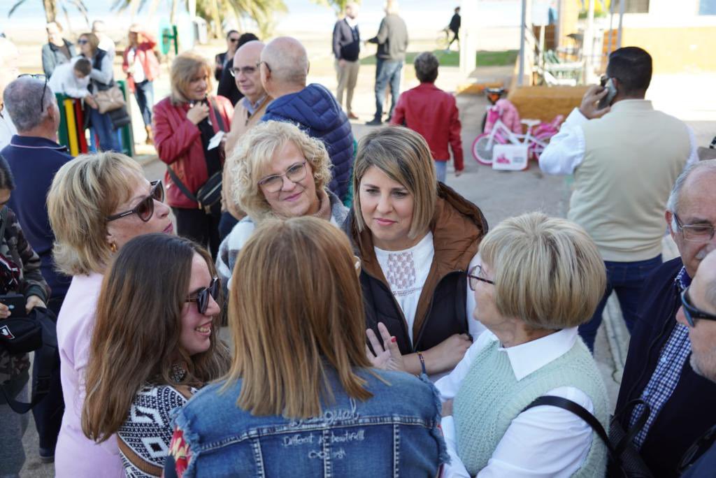 NoeliaArroyoHer's tweet photo. En recuerdo de Valeria, cuya entereza e ilusión será siempre un ejemplo de vida para todos nosotros. Desde hoy su nombre está vinculado al parque donde jugó hasta el final

ℹ️: https://t.co/egdAsrHuuZ https://t.co/oXU5pHLYa4