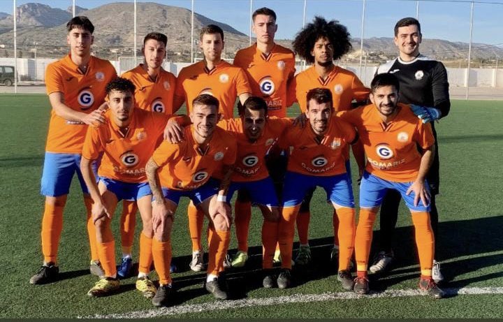 ⚽️ | ℙℝ𝔼𝔽𝔼ℝ𝔼ℕ𝕋𝔼 𝔸𝕌𝕋𝕆ℕÓ𝕄𝕀ℂ𝔸

📸  El Villa de Fortuna vuelve a la senda de la victoria ante un equipo complicado como es el EDMF Churra. 

⚔️ Conseguimos una victoria por 2-1 en nuestro feudo con goles de Jony y Cristian. 

🟠🔵 Enhorabuena equipo