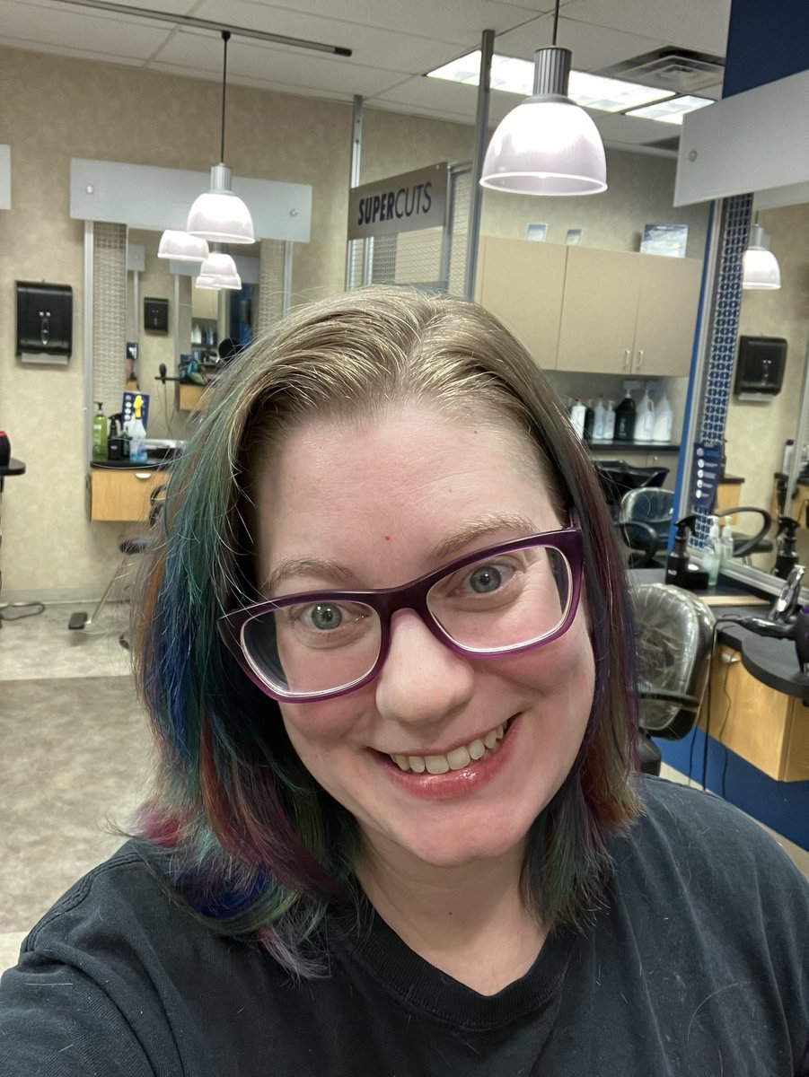 RavennaWitch1's tweet photo. Shaved the sides and underside of my hair then dyed the rest. Iβm pretty happy with it, and my husband thinks Iβm hotπ₯ #hair #haircut #dyejob findom https://t.co/sTYPsEXj4h