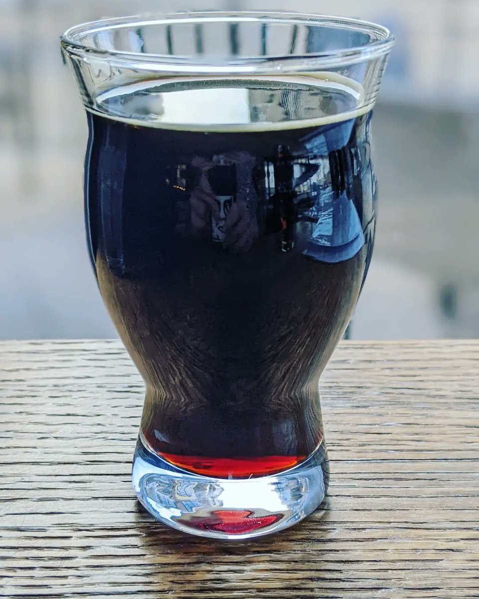 Sherblogsss's tweet photo. Bänger Imperial Stout, made with prunes & habanero chilies. Also, Marshmallow Island (Baltic Porter). What a great @pohjalabeer intro thanks to @longtablebeercafe! #CraftBeer #middletonwi #estonia https://t.co/cNKkORlGox