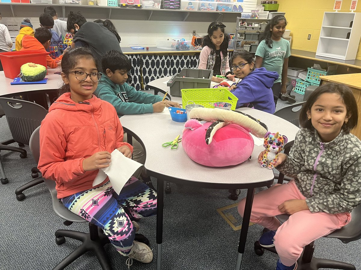 Cedemers's tweet photo. @demers3rdrlc @RLCPrincipal https://t.co/eZ3rXUtSMq
