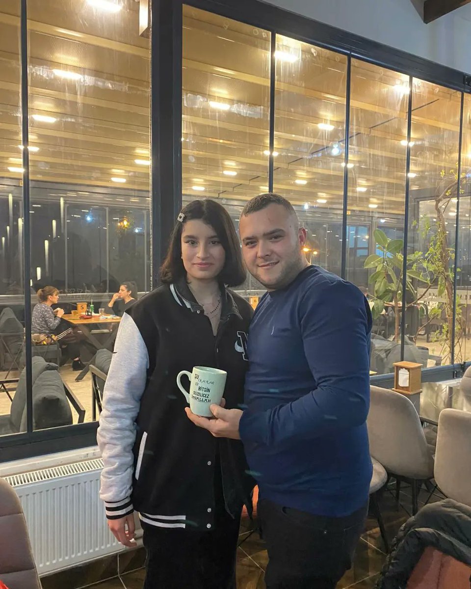 chpgerzegenclik's tweet photo. Bugün Gerze Halkçı Liseliler;
Gençlik Kolları Başkanımız Serdar Dinçer'in dünkü doğum gününü kutladı. Bugüne kadar yanlarında olup vermiş olduğu destekler için teşekkür edip Serdar Dinçer'in "YANINDA" olduğunu belirttiler.
@gerzehalklis https://t.co/glhDfdywuf
