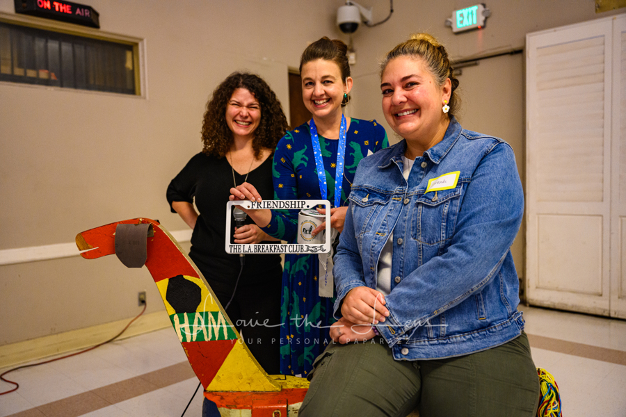 labreakfastclub's tweet photo. Cheers to Joseph Kranz, Brendi Mora & Cheryl Bode on their Member Initiation this past Wednesday 🍳
Thanks to Egg People Stephanie Rogers Segall, Erin Brady & Mickey Corcoran for holding the "Sacred Altar of the Breakfast Club" 🍽
📷: Louie the Lens
#memberinitiation #hamaneggs https://t.co/Boyim4chWs