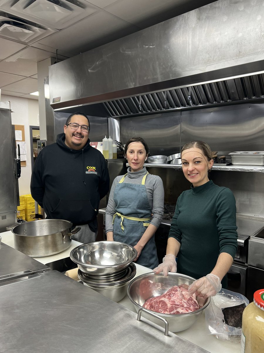 JaniceMoore5's tweet photo. @CISNCountry Ukraine’s Kitchen by Free Store is going Country. These Ukrainian Newcomers have never seen a cowboy but today they are cooking dishes from Ukraine at COOK COUNTY SALOON! https://t.co/B46rfRokl7