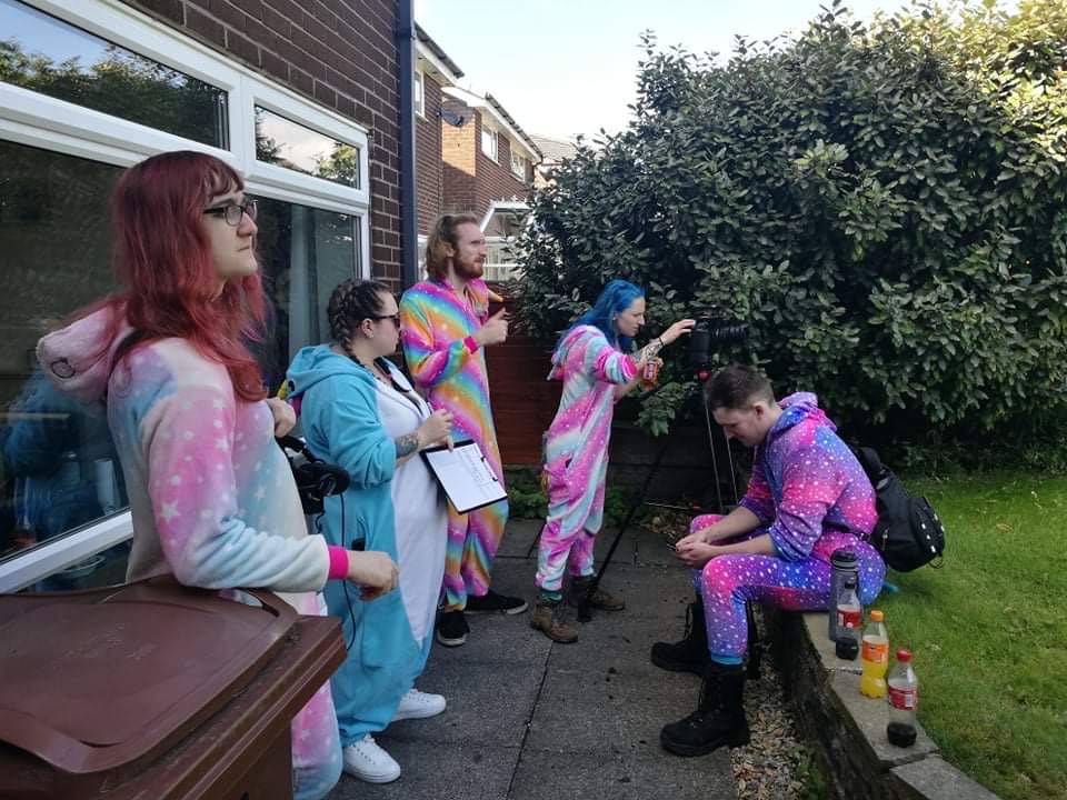 TheDukeFeature's tweet image. Casually blending into the background like…

#HereComesTheDuke #SupportIndieFilm