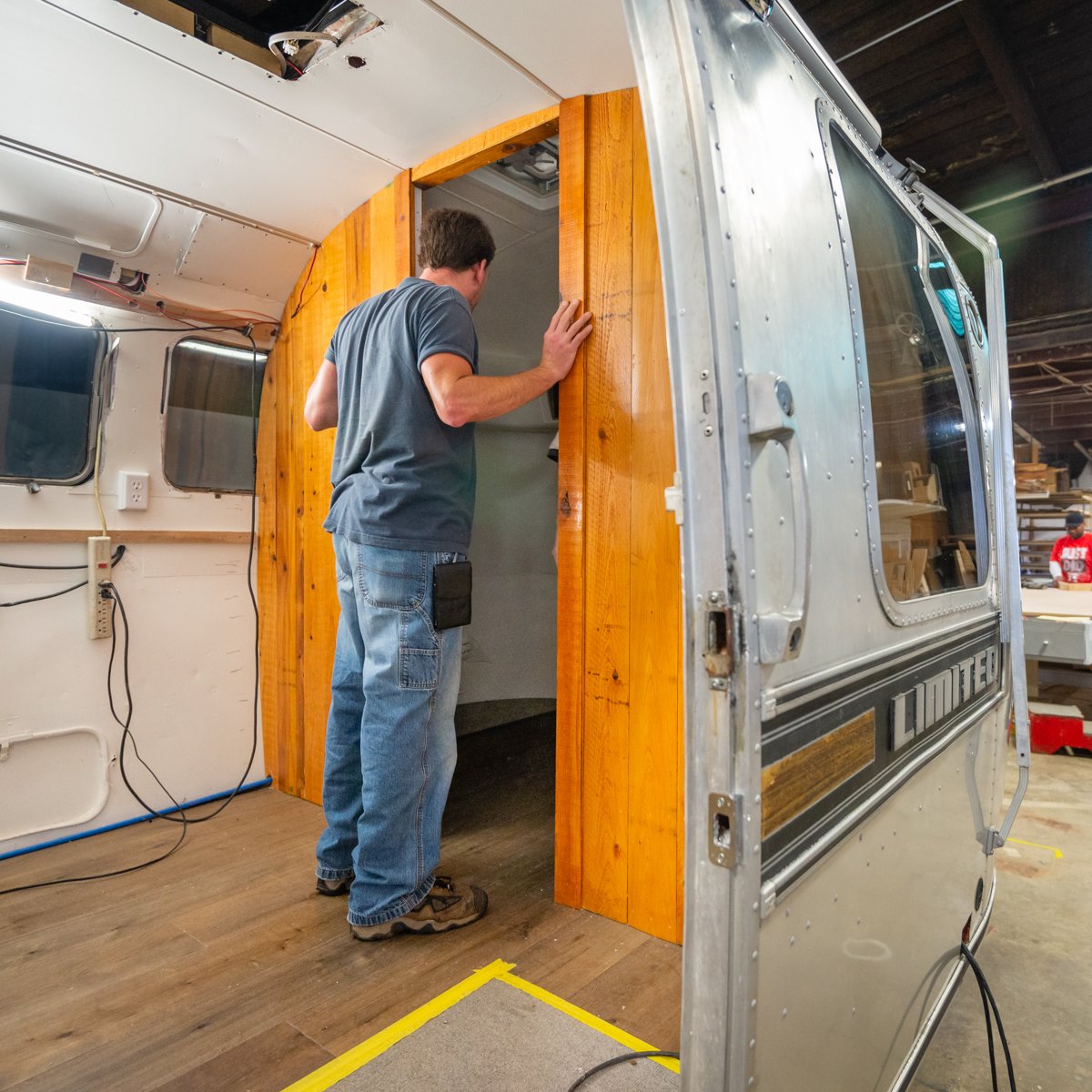 bus_conversions's tweet photo. Happiness is a way of travel -- not a destination. We'll make sure it's a good journey. https://t.co/ivRJ7nb7cu