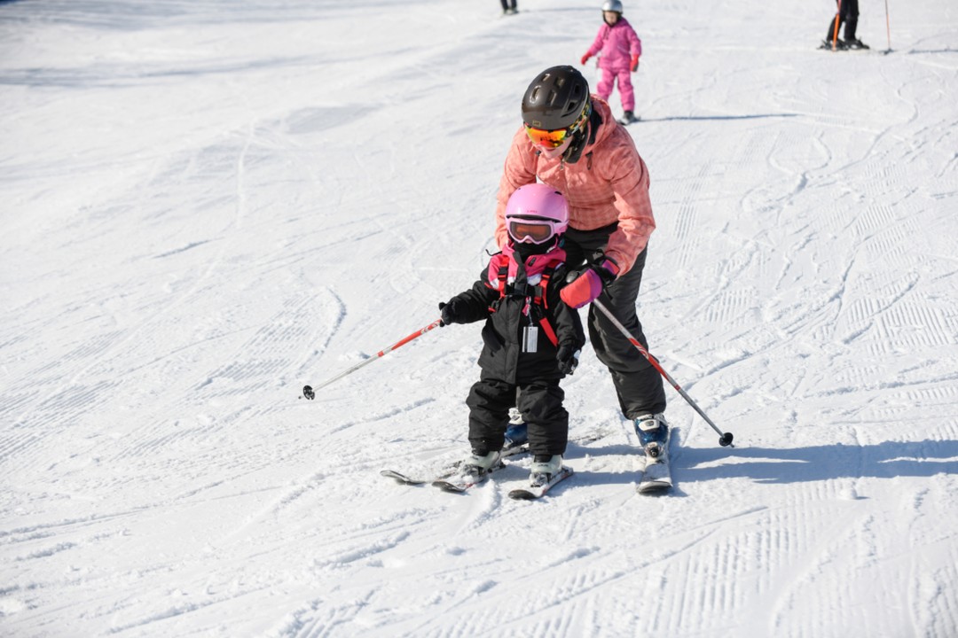 I_LOVE_NY's tweet photo. ‘Tis the ski-season to explore state-of-the-art mountain resorts, off-the-beaten-path ski areas &amp; more with the whole family! ⛷️ Discover 12 Family Friendly Ski Areas in #NY: https://t.co/vZS6nuT5Yz

📸: @fingerlakestourism / 📍: Greek Peak Mountain Resort https://t.co/Vw4jS8goDP