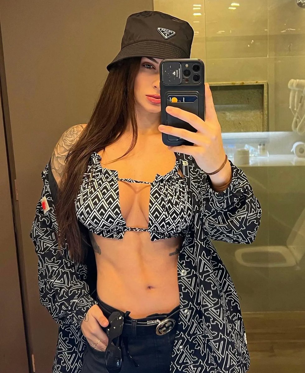 يسعد مسائكم 🤍🖤