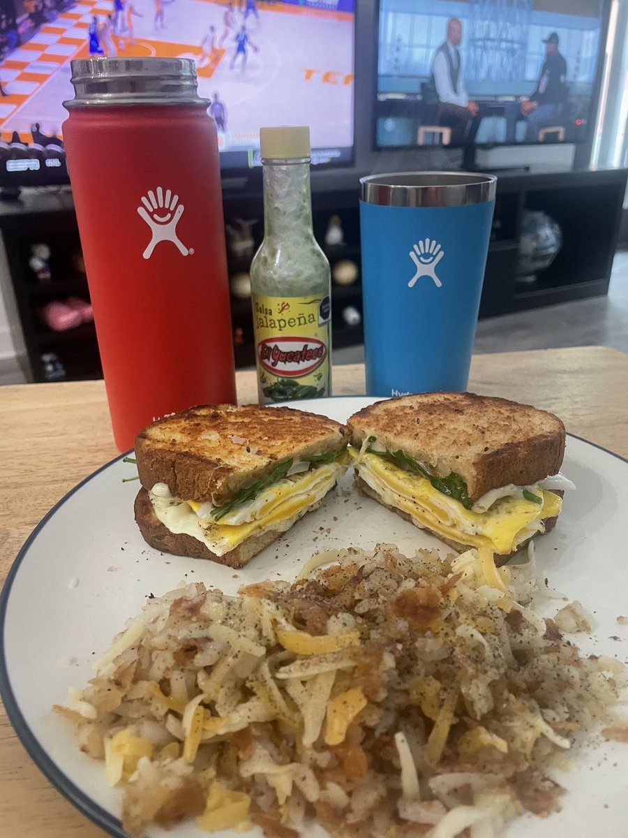CoachHop's tweet image. 🏀☕️🍳🥪🥔😊 @oregonkat this #SaturdayBrunch was 🔥 #homeade #homecooking #brunch #VIBE #longweekend #SaturdayKitchen #saturdayvibe ❤️