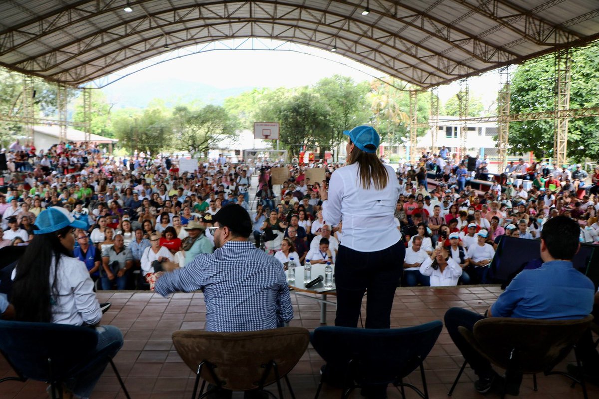 En seguimiento de logros del programa preventivo,predictivo y resolutivo “Villavicencio Saludable” que contará con la concurrencia desde <a href="/MinSaludCol/">MinSalud Colombia 🇨🇴</a> para ampliarlo y extenderlo en el tiempo con personal de la salud en hogares, escuelas, y ámbitos de la vida cotidiana.