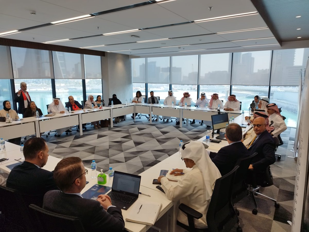 تريد إنجازات مبهرة بالعمل، اهتم بالموظفين وابهرهم بأسلوب التعامل.