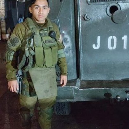 Si el General Director de Carabineros, Ricardo Yáñez, no reintegra al cabo segundo Sebastián Zamora por la falsa y sesgada acusación de <a href="/Xchong/">Ximena Chong Campusano</a>, tenemos el deber de exigir su renuncia a la institución. Un abrazo fraterno a un chileno que ese día se levantó a cumplir con su deber.