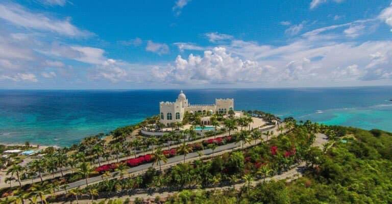 charusurimusic's tweet photo. We are sold out tonight. Thank you St. Croix! See you soon!!! #stcroix #jazzatthecastle https://t.co/HJayBGljiQ